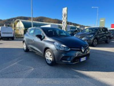 Renault Clio TCe 12V 75 CV 5 porte Moschino Life del 2019 usata a Pordenone