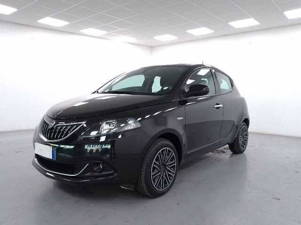 Lancia Ypsilon usata a Cuneo