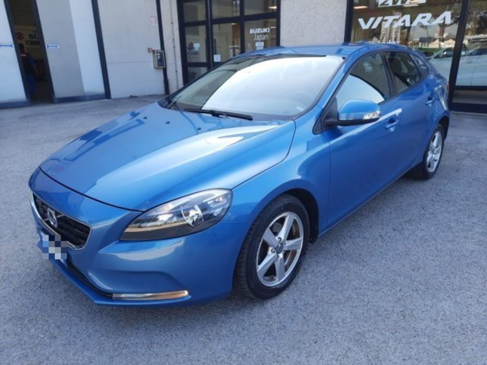 Volvo V40 D2 &#039;eco&#039; Momentum  del 2015 usata a Macerata