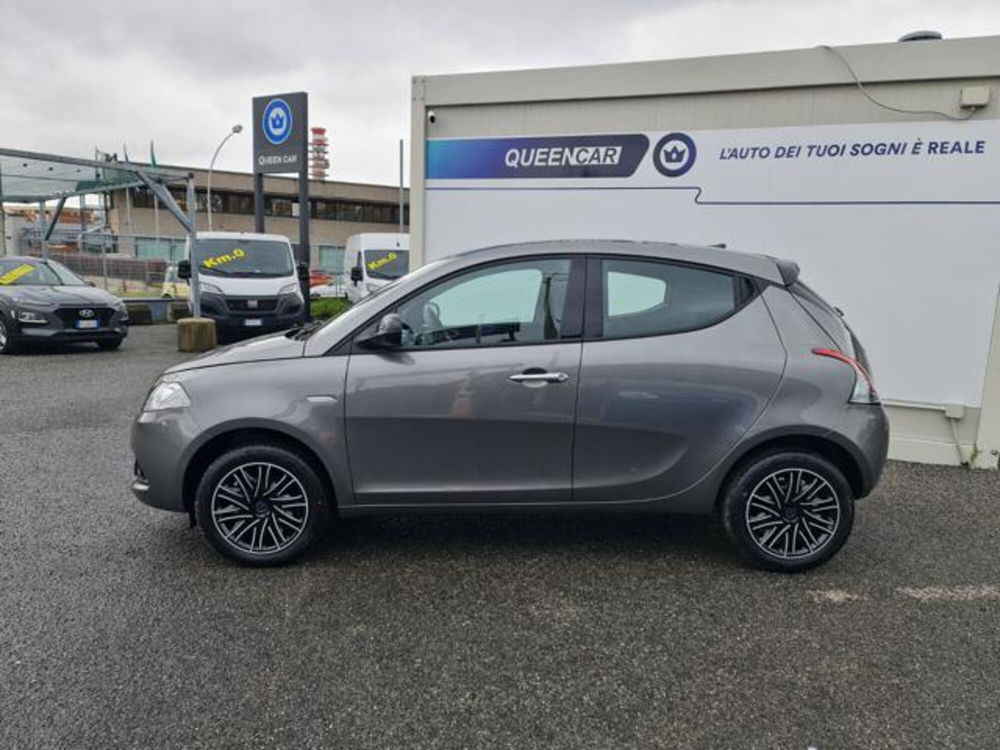 Lancia Ypsilon nuova a Torino (2)