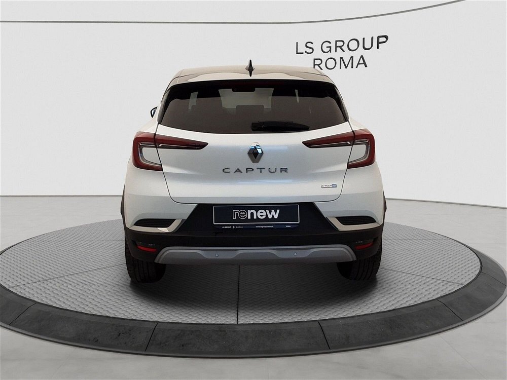 Renault Captur Plug-in Hybrid E-Tech 160 CV Intens  del 2020 usata a Roma (4)