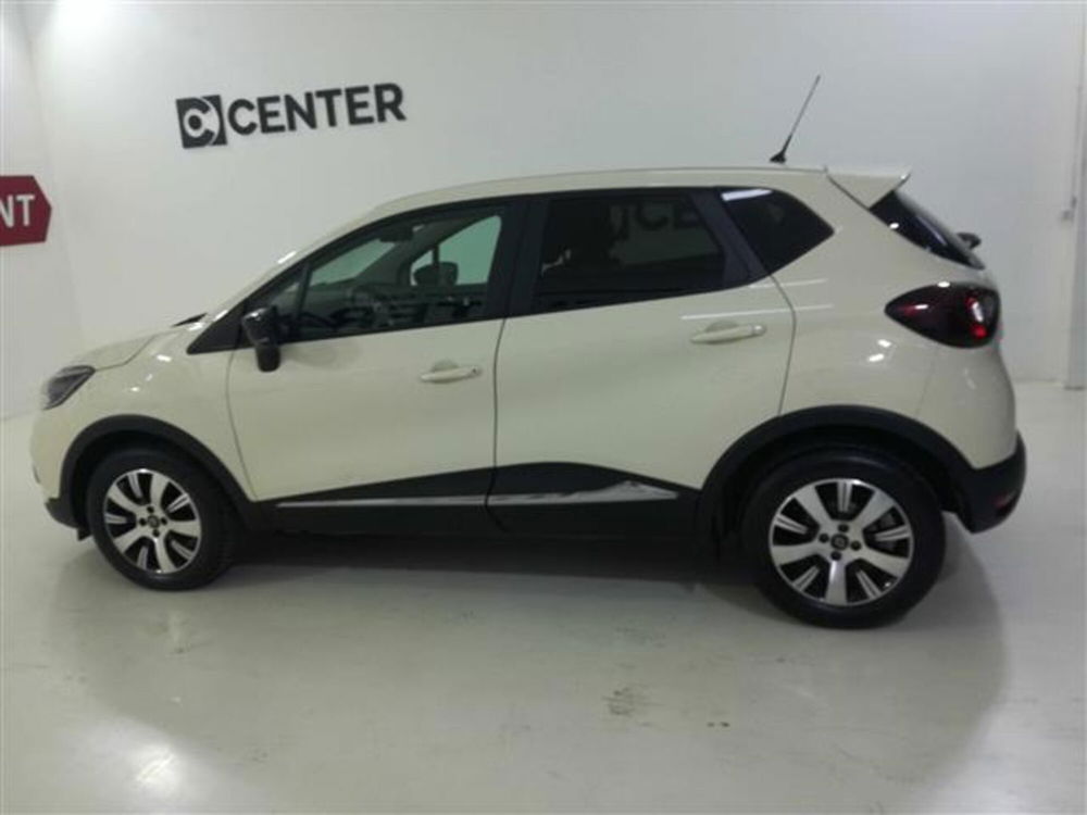 Renault Captur dCi 8V 90 CV Sport Edition  del 2019 usata a Salerno (2)