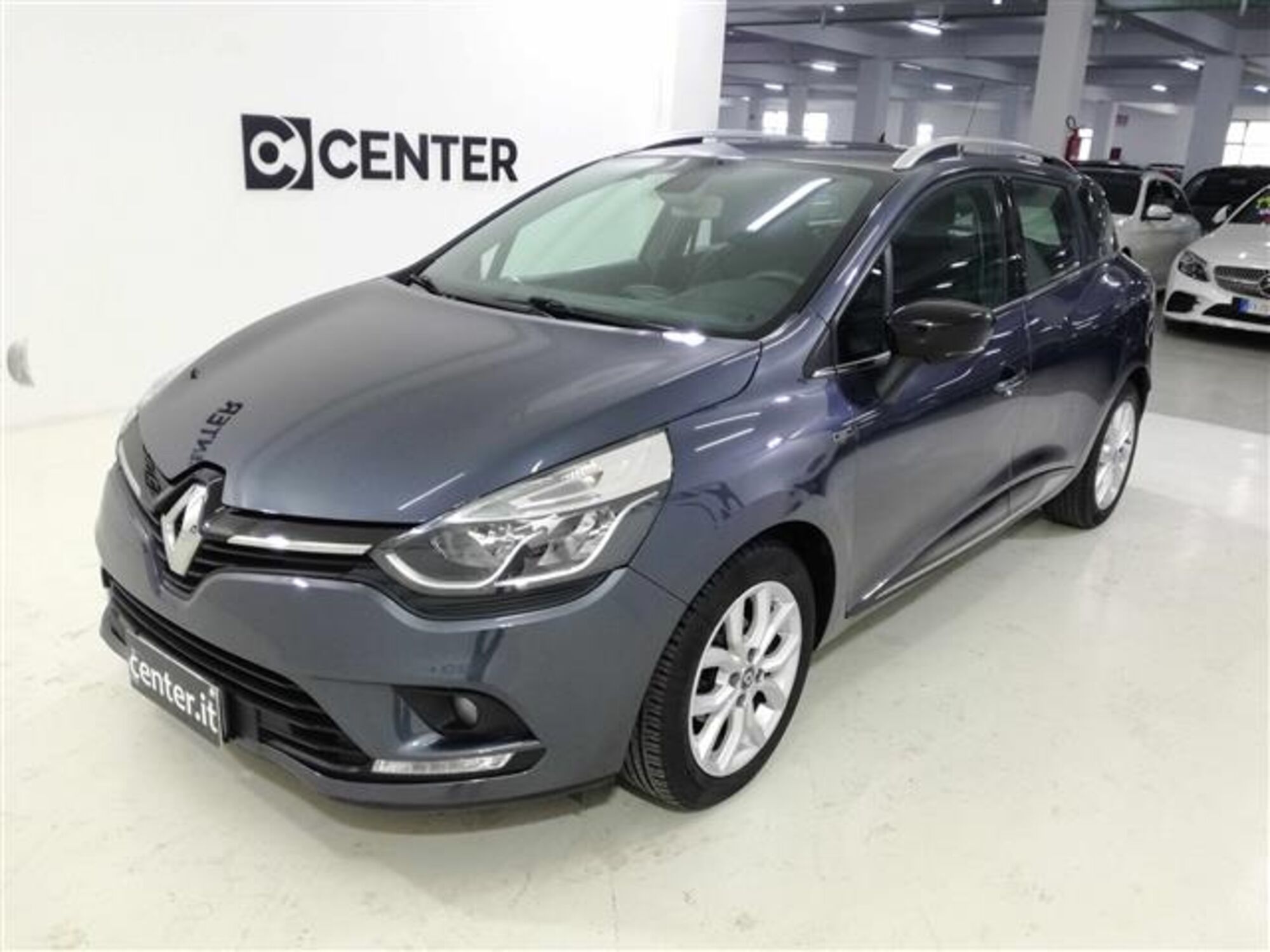 Renault Clio Sporter dCi 8V 75CV Start&amp;Stop Energy Duel  del 2018 usata a Napoli