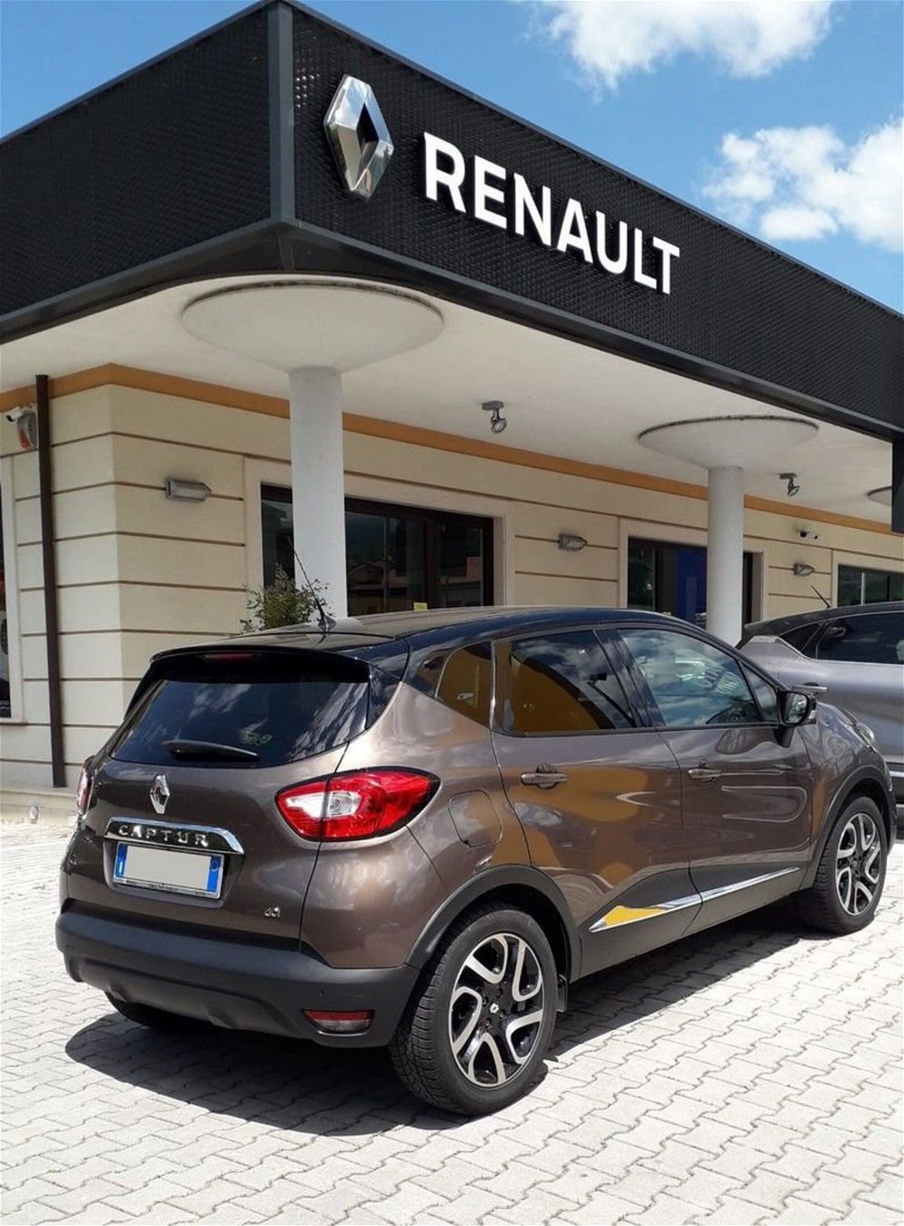 Renault Captur 1.5 dCi 8V 90 CV EDC Energy R-Link del 2015 usata a Sora (5)