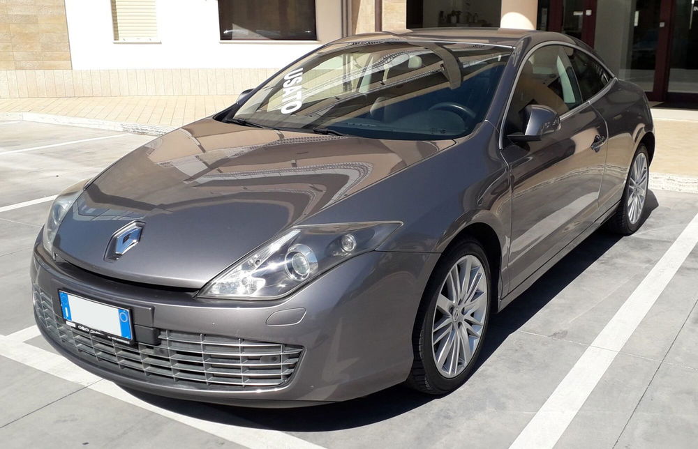 Renault Laguna Coupé 2.0 dCi 180CV 4Control  del 2009 usata a Sora (2)