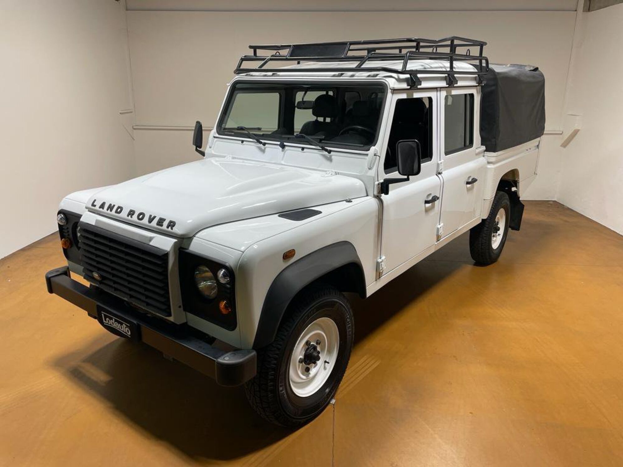 Land Rover Defender 130 2.2 TD4 Crew Cab del 2012 usata a Bergamo