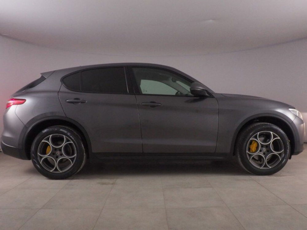 Alfa Romeo Stelvio usata a Palermo (14)