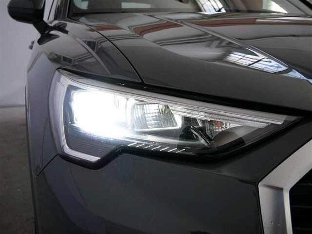 Audi Q3 35 TFSI Business  del 2020 usata a Varese (4)