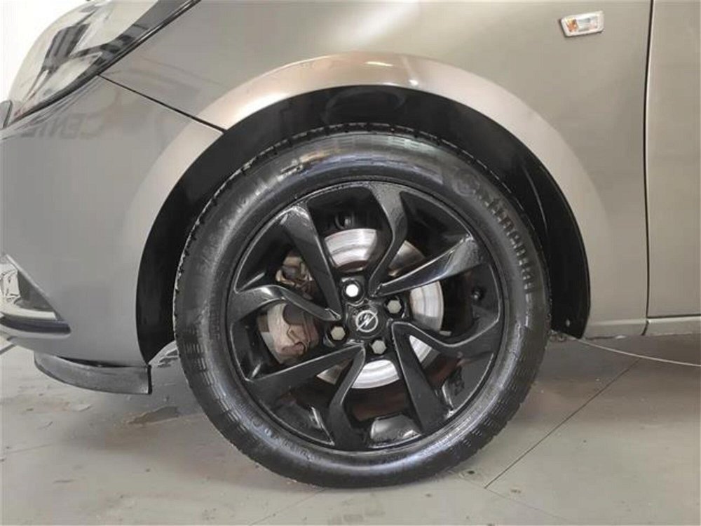 Opel Corsa 1.2 5 porte Cosmo  del 2015 usata a Napoli (5)