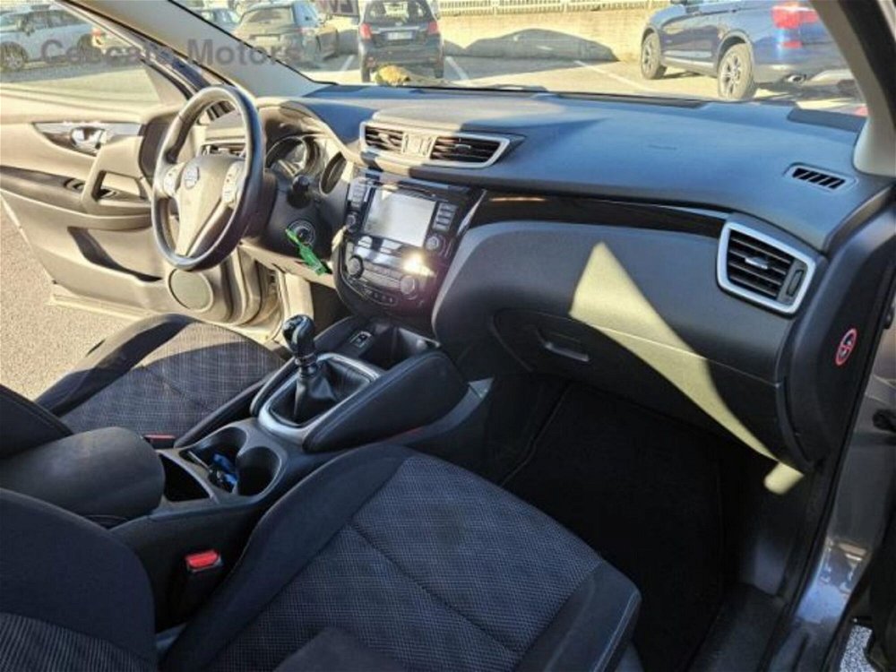 Nissan Qashqai 1.6 dCi 4WD Tekna  del 2014 usata a Padova (5)