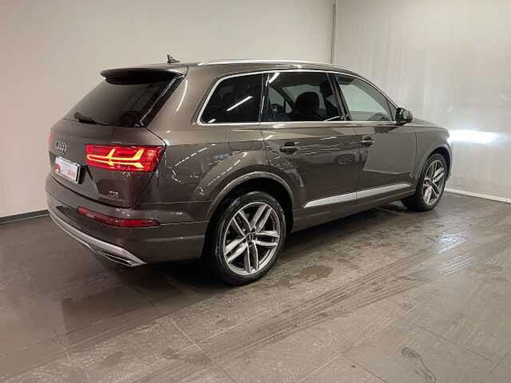 Audi Q7 3.0 TDI 218 CV ultra quattro tiptronic Business Plus del 2017 usata a Lucca (2)