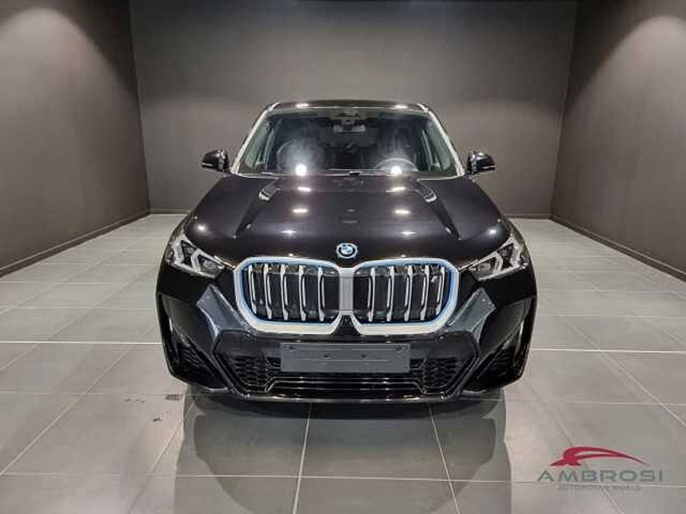 BMW iX1 iX1 xDrive 20 xLine nuova a Viterbo (5)