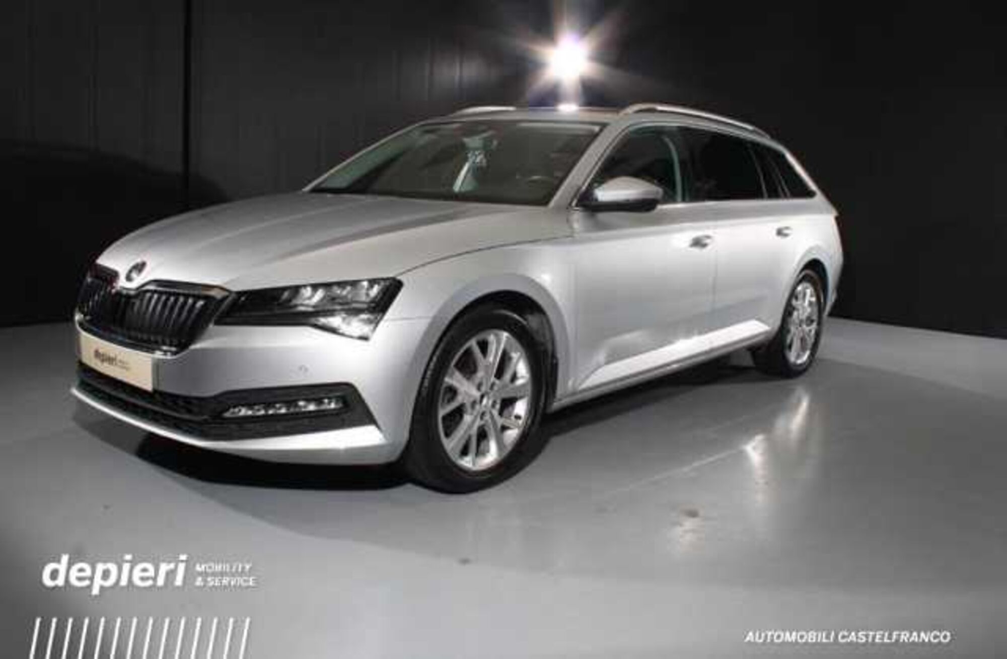 Skoda Superb Station Wagon 2.0 TDI 190 CV SCR DSG 4x4 Wagon Executive  del 2021 usata a Castelfranco Veneto