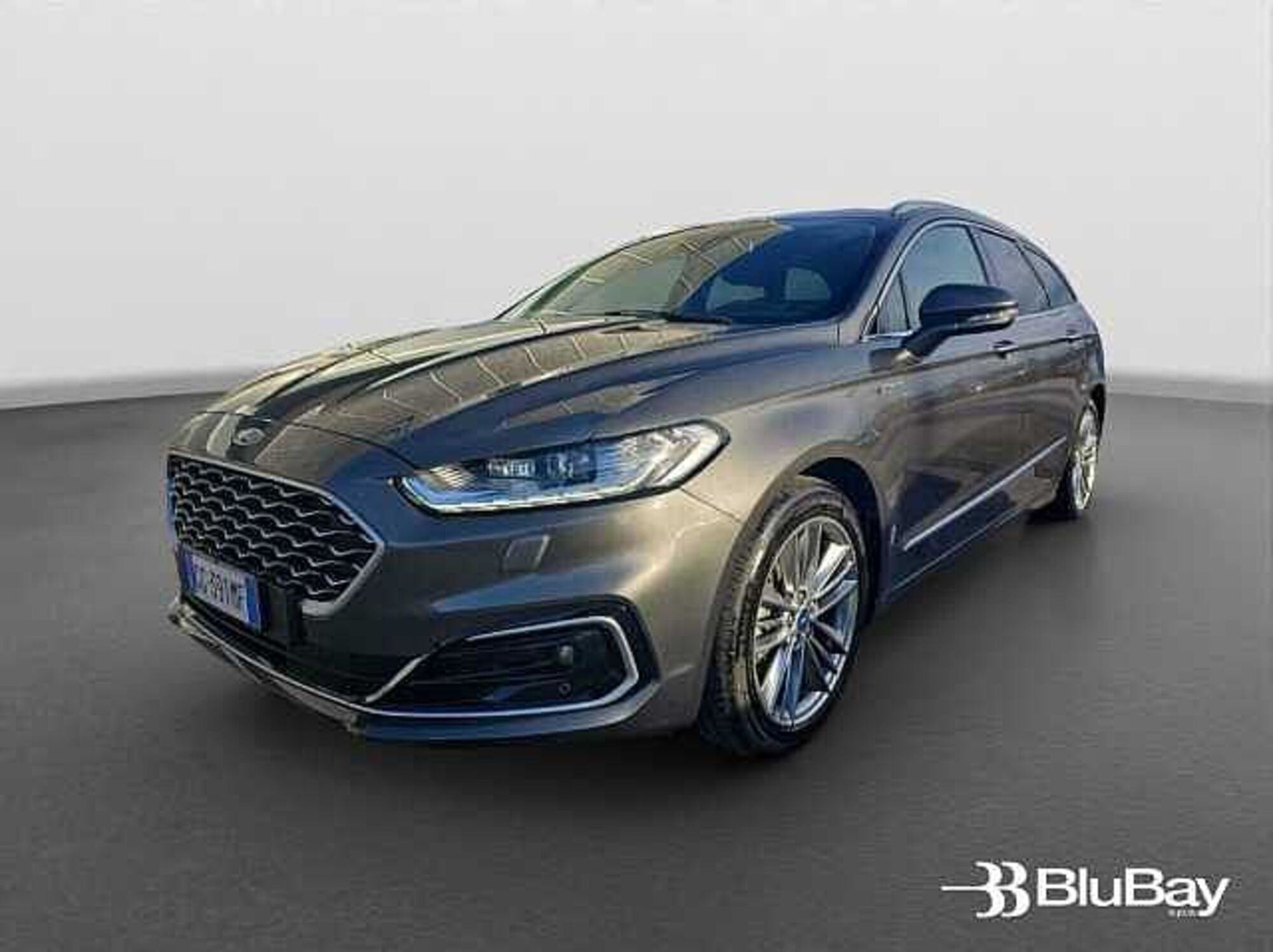 Ford Mondeo Station Wagon Full Hybrid 2.0 187 CV eCVT SW Vignale  del 2021 usata a Livorno