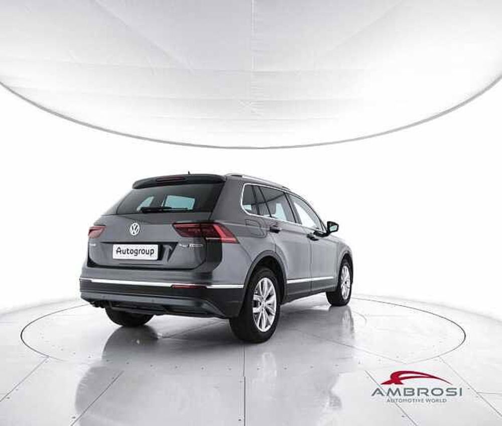 Volkswagen Tiguan 2.0 TDI 190 CV SCR DSG 4MOTION Advanced BMT  del 2019 usata a Corciano (3)