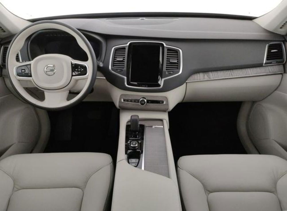 Volvo XC90 nuova a Modena (10)