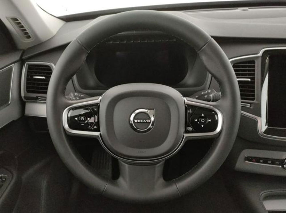 Volvo XC90 nuova a Modena (12)