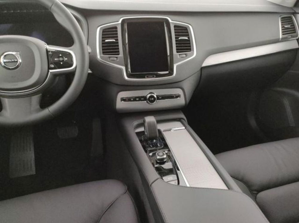 Volvo XC90 nuova a Modena (14)