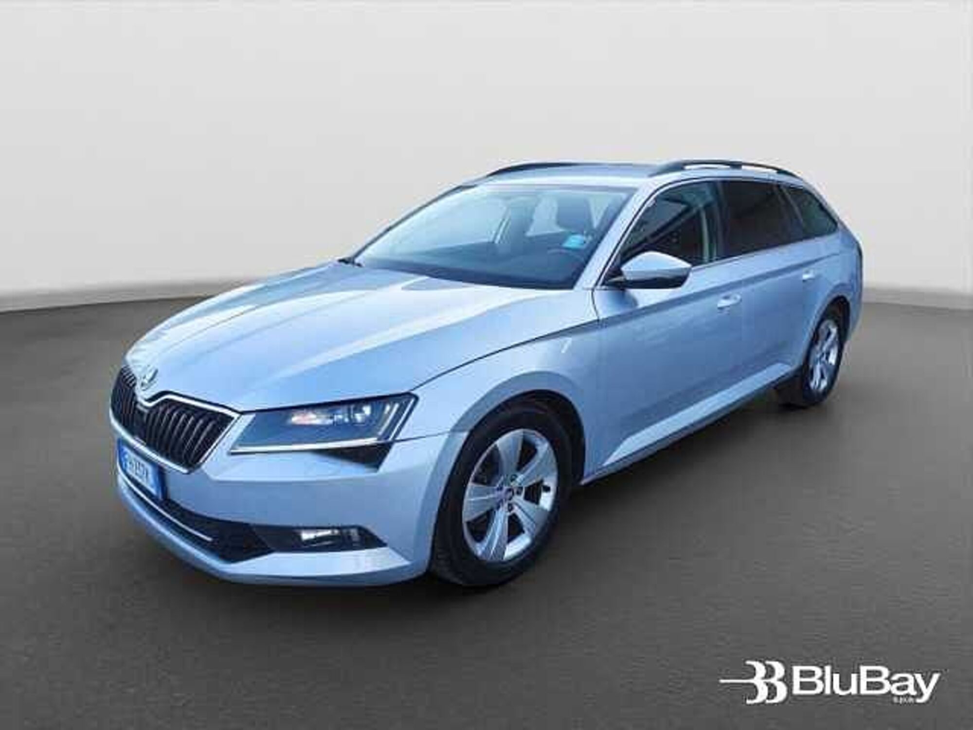 Skoda Superb 2.0 TDI DSG Ambition  del 2017 usata a Livorno