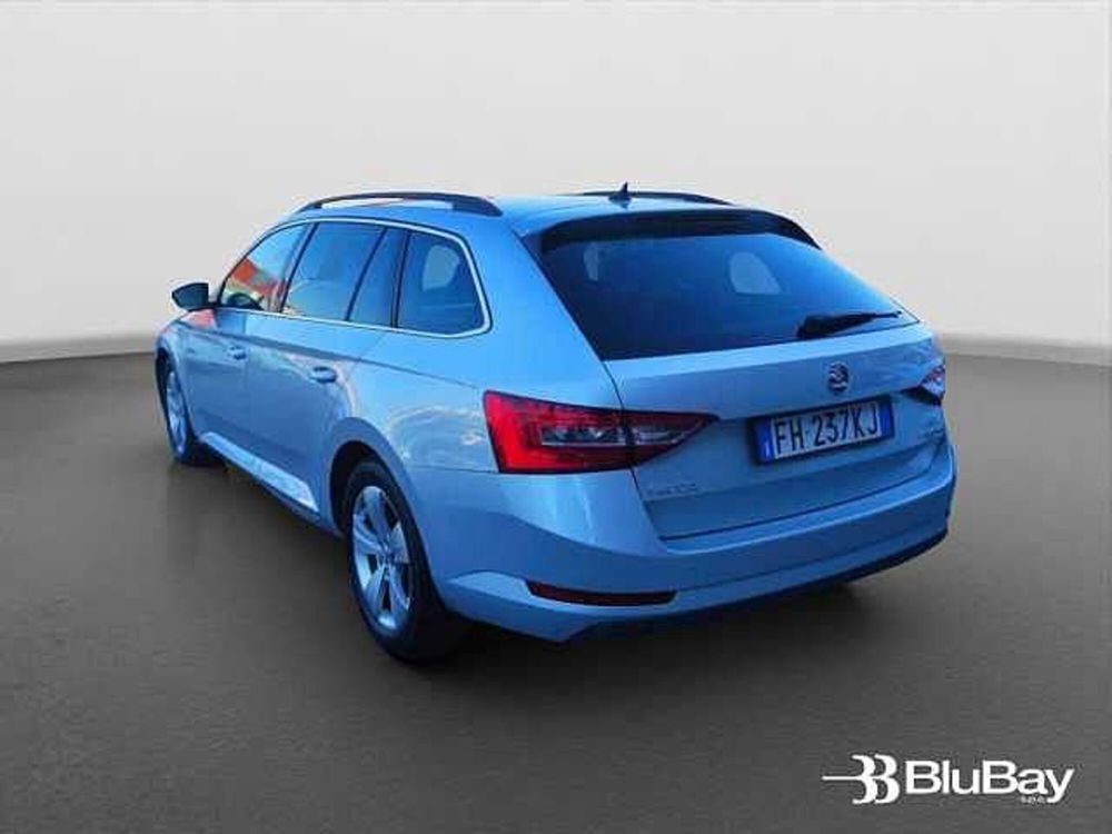 Skoda Superb usata a Livorno (12)