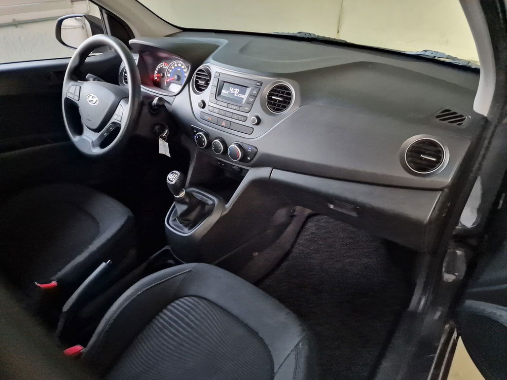 Hyundai i10 usata a Rimini (12)