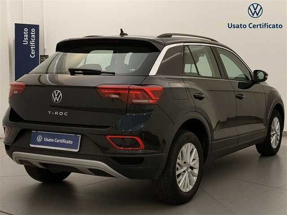 Volkswagen T-Roc 2.0 tdi Life 115cv del 2022 usata a Busto Arsizio (5)