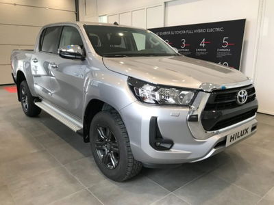 Toyota Hilux 2.D-4D 4WD porte Double Cab Lounge  nuova a Cuneo