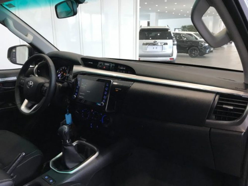 Toyota Hilux nuova a Cuneo (8)