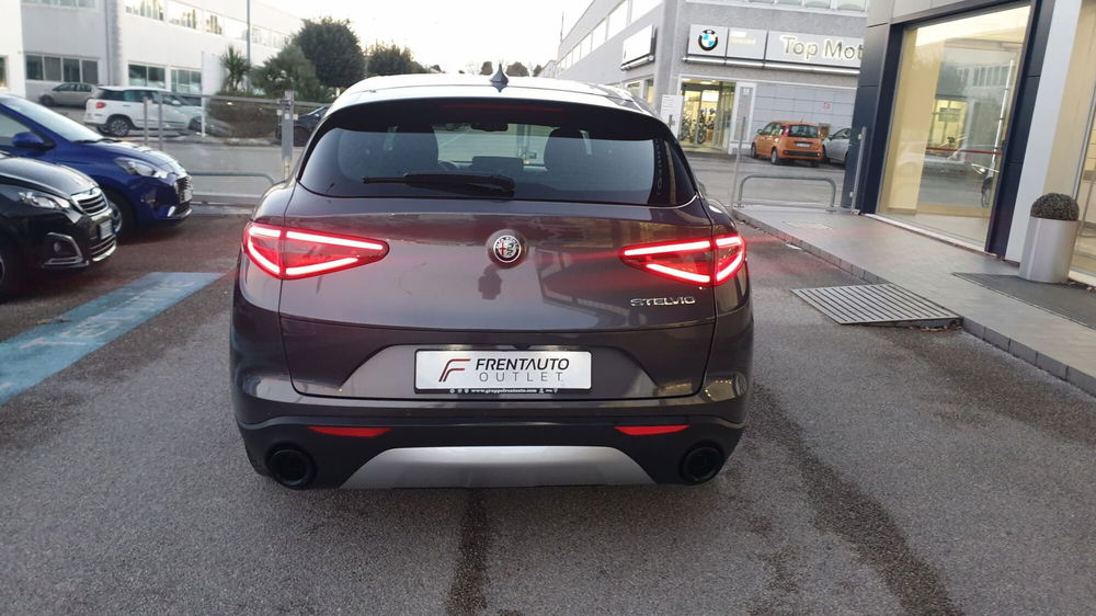 Alfa Romeo Stelvio usata a Ancona (6)