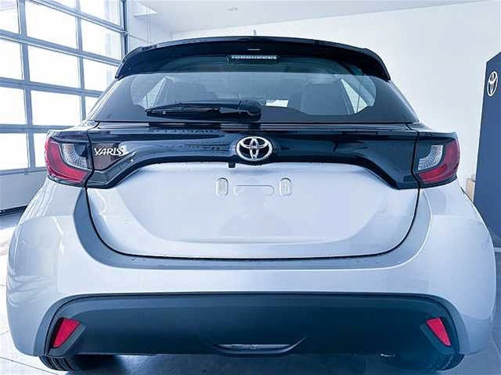 Toyota Yaris 1.0 5 porte Active  nuova a Rende (4)