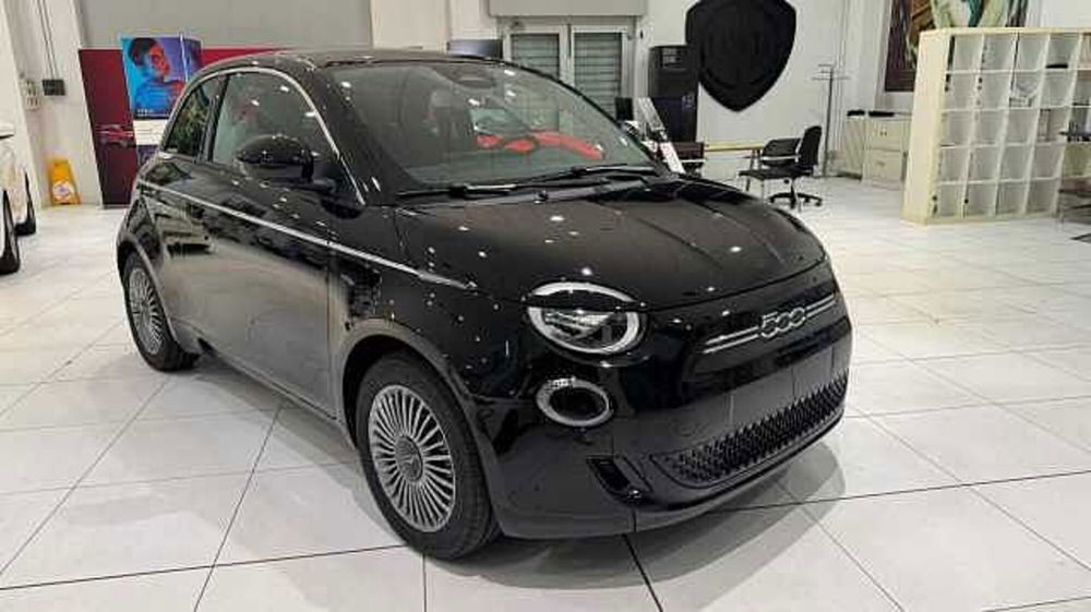 Fiat 500e nuova a Milano (6)