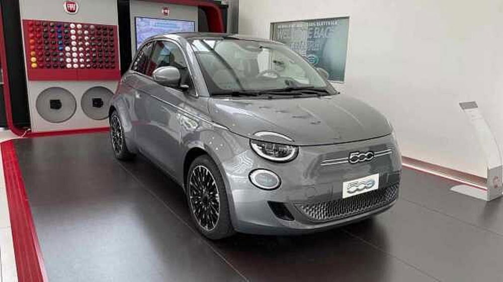 Fiat 500e usata a Milano (4)