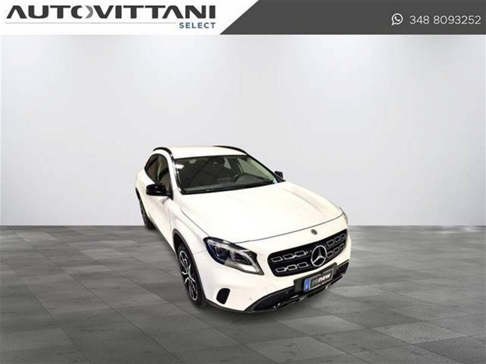 Mercedes-Benz GLA SUV 200 d Automatic 4Matic Sport  del 2019 usata a Como (3)