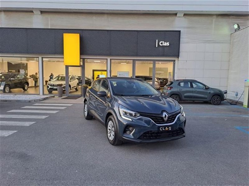 Renault Captur TCe 100 CV Life  del 2020 usata a Livorno
