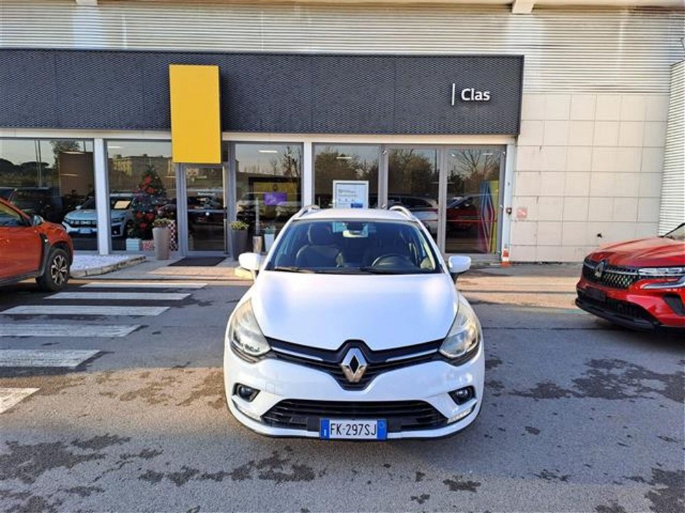 Renault Clio Sporter dCi 8V 75CV Start&Stop Energy Zen  del 2017 usata a Livorno (2)