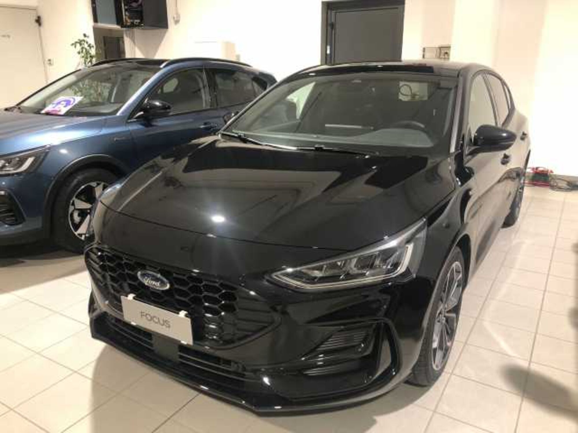 Ford Focus 1.0 EcoBoost 125 CV 5p. ST-Line  nuova a Bologna