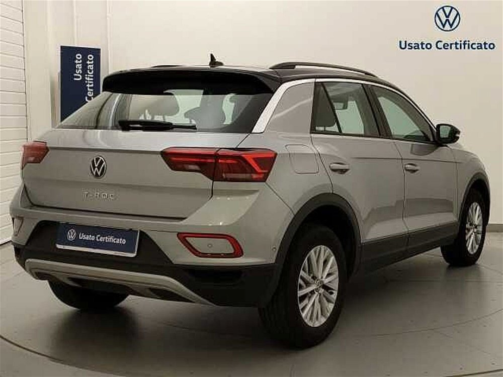Volkswagen T-Roc 1.5 tsi Life dsg del 2022 usata a Busto Arsizio (5)