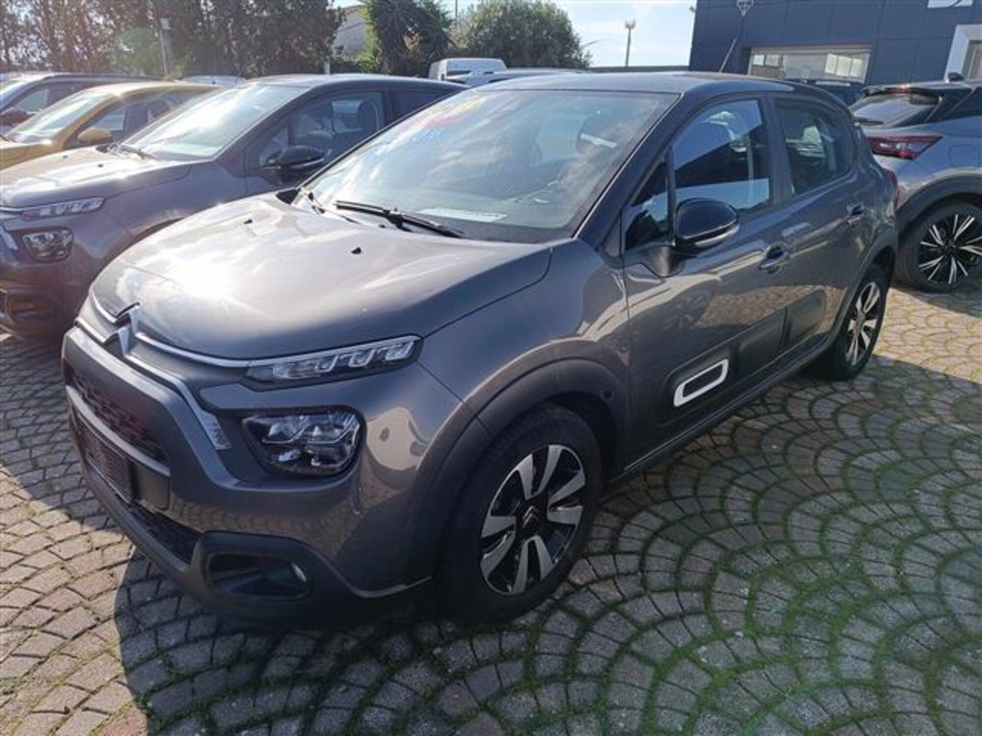 Citroen C3 PureTech 83 S&amp;S Shine  del 2021 usata a Napoli