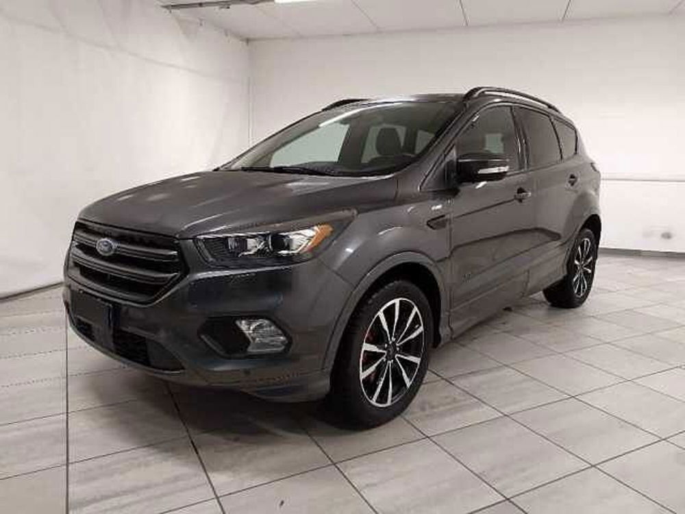 Ford Kuga 2.0 TDCI 180 CV S&S 4WD Powershift ST-Line  del 2017 usata a Cuneo