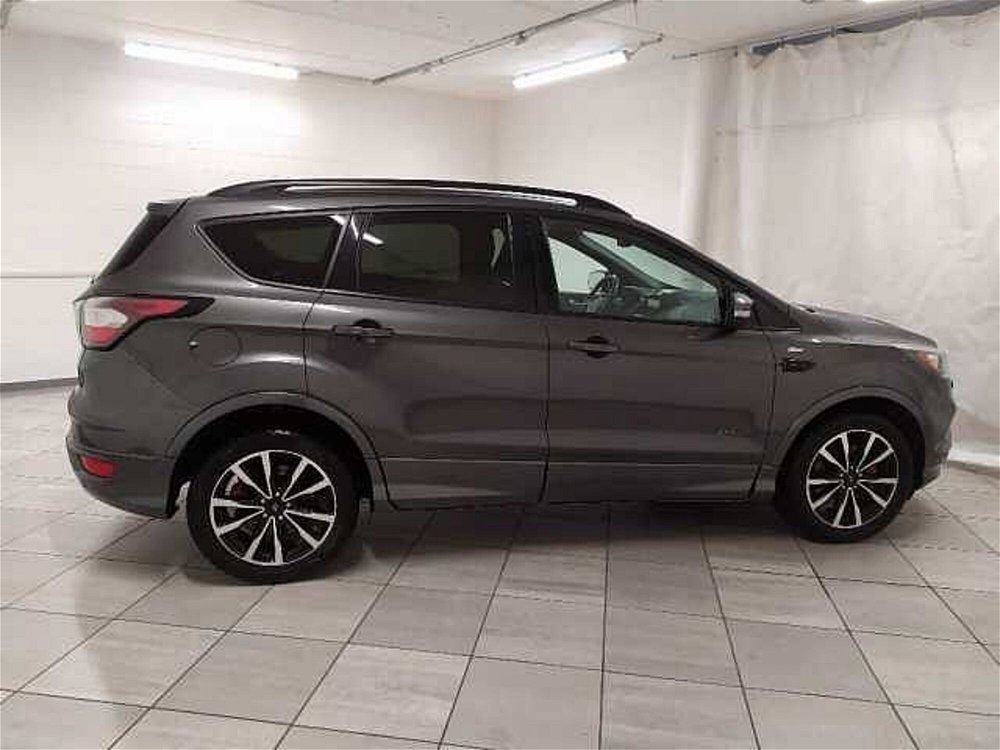 Ford Kuga 2.0 TDCI 180 CV S&S 4WD Powershift ST-Line  del 2017 usata a Cuneo (5)