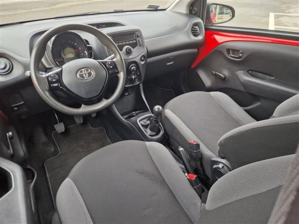 Toyota Aygo X usata a Pavia (7)