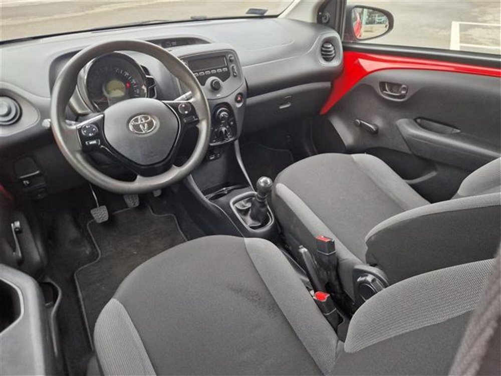 Toyota Aygo X 1.0 VVT-i 72 CV 5p. Undercover del 2020 usata a Vigevano (4)