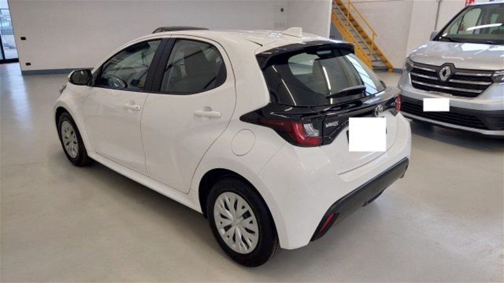 Toyota Yaris 1.0 5 porte Active  nuova a Palazzolo sull'Oglio (5)