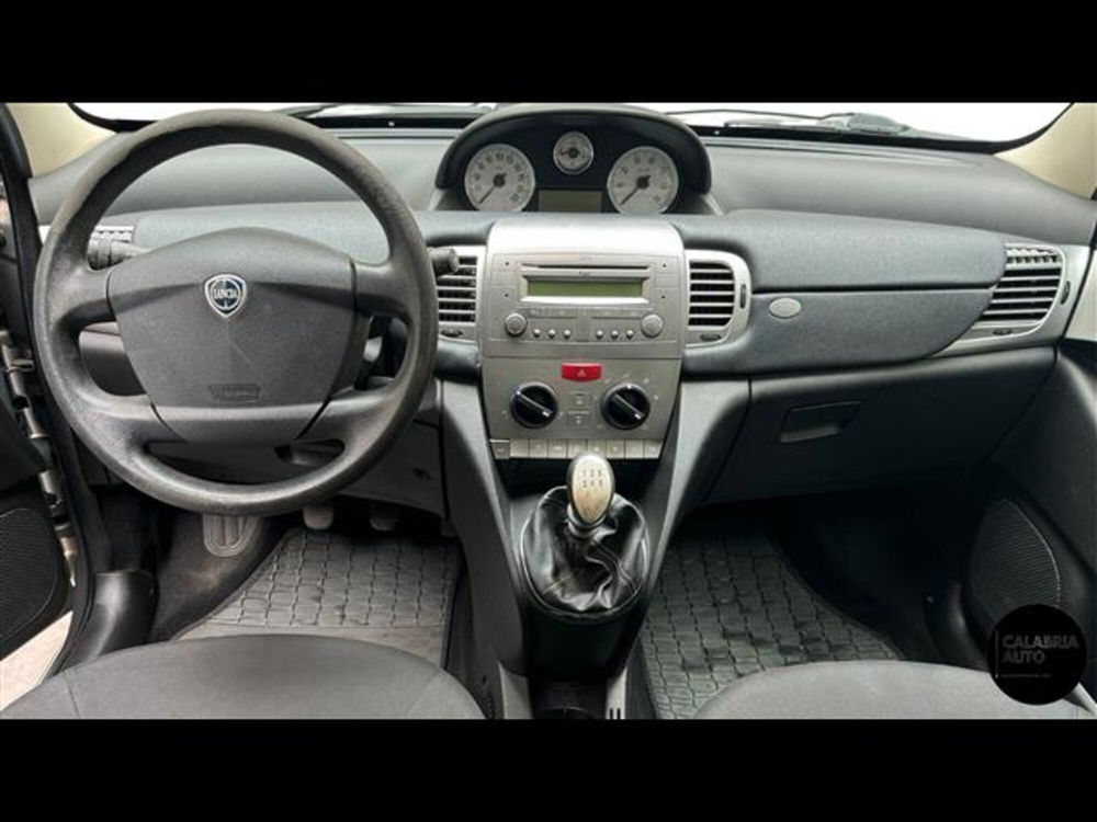 Lancia Ypsilon usata a Reggio Calabria (7)