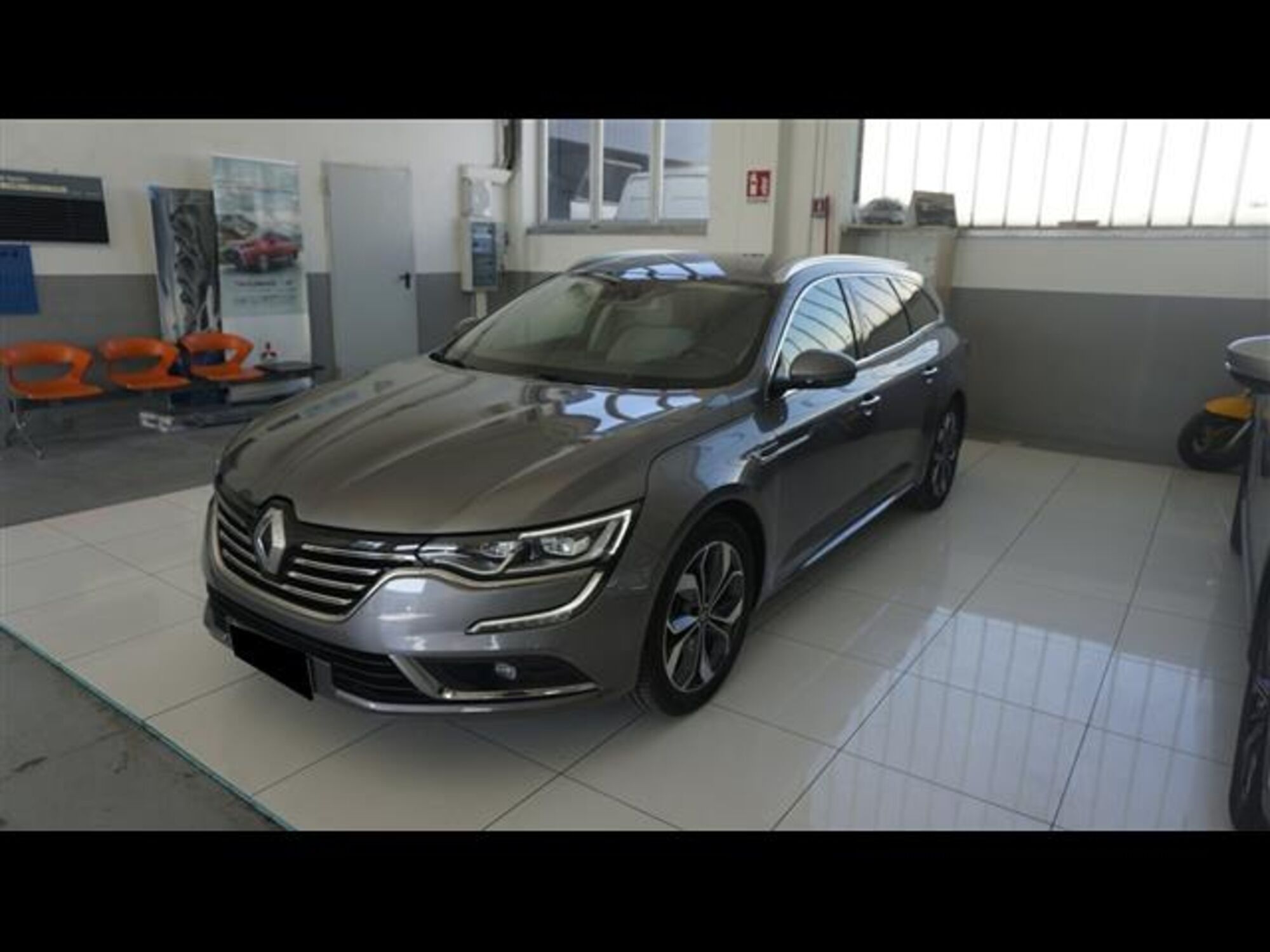 Renault Talisman SporTour dCi 200 CV EDC Executive 4Control del 2020 usata a Asti