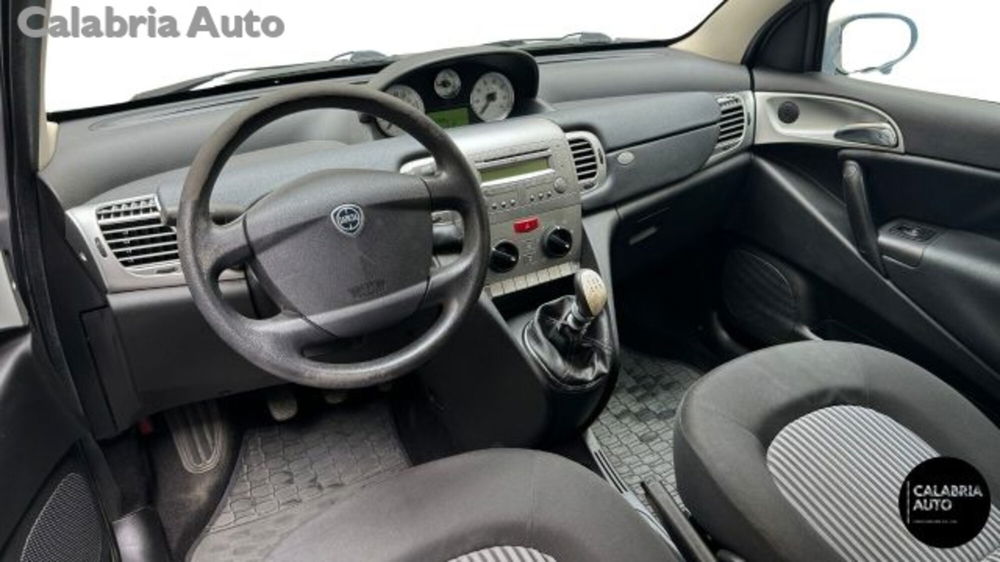 Lancia Ypsilon usata a Reggio Calabria (6)