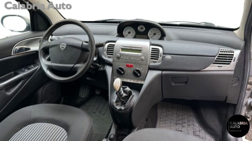 Lancia Ypsilon usata a Reggio Calabria (8)