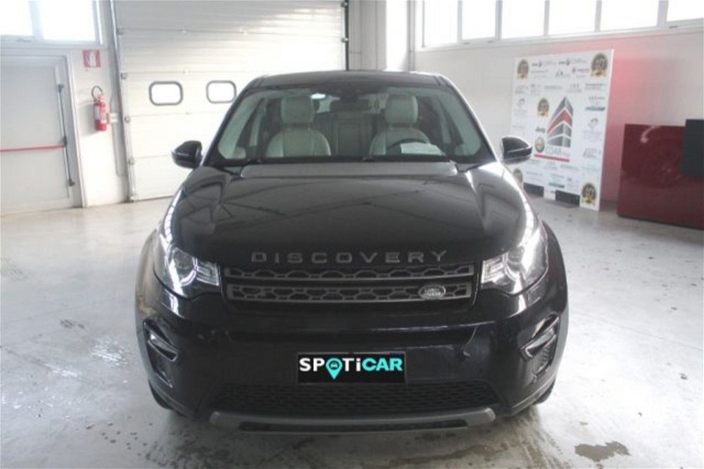 Land Rover Discovery Sport 2.0 TD4 180 CV HSE  del 2017 usata a Orvieto (2)