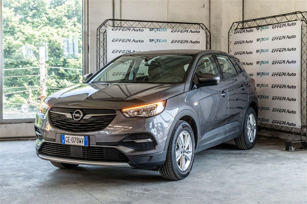Opel Grandland X 1.5 diesel Ecotec Start&Stop Elegance  del 2021 usata a Monza (2)
