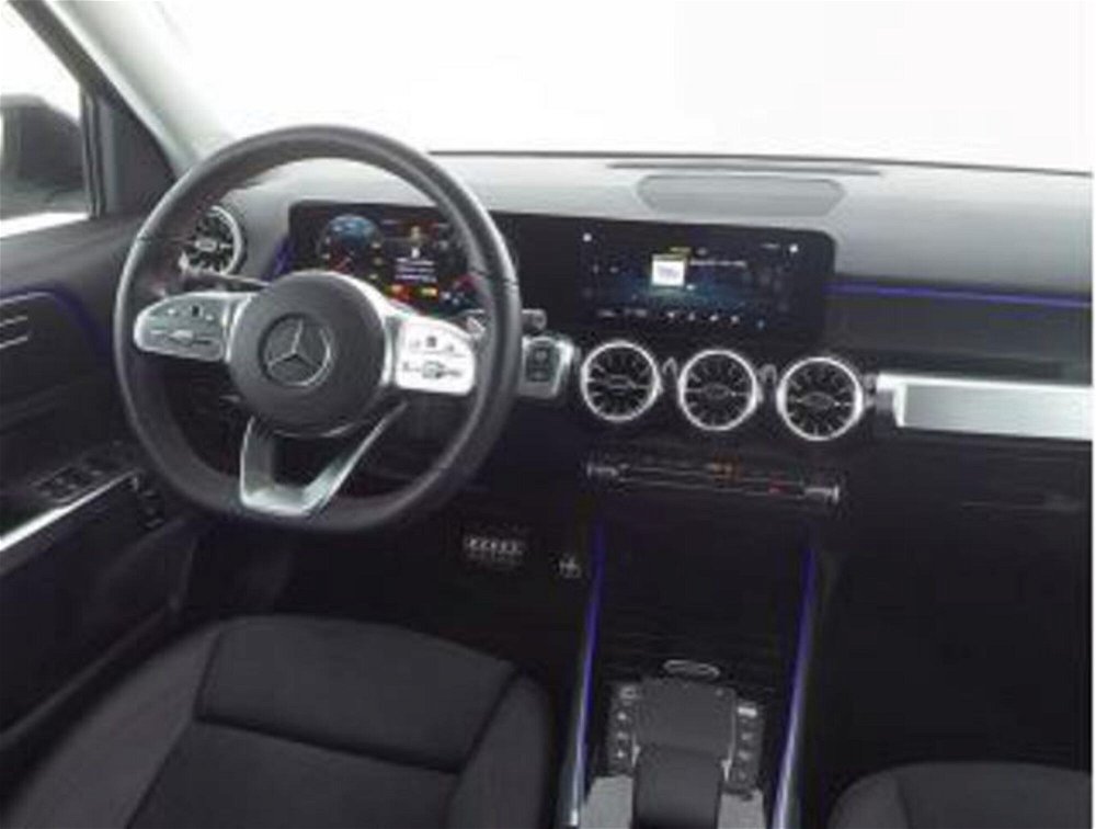 Mercedes-Benz GLB 220 d Automatic Premium del 2022 usata a Magenta (4)